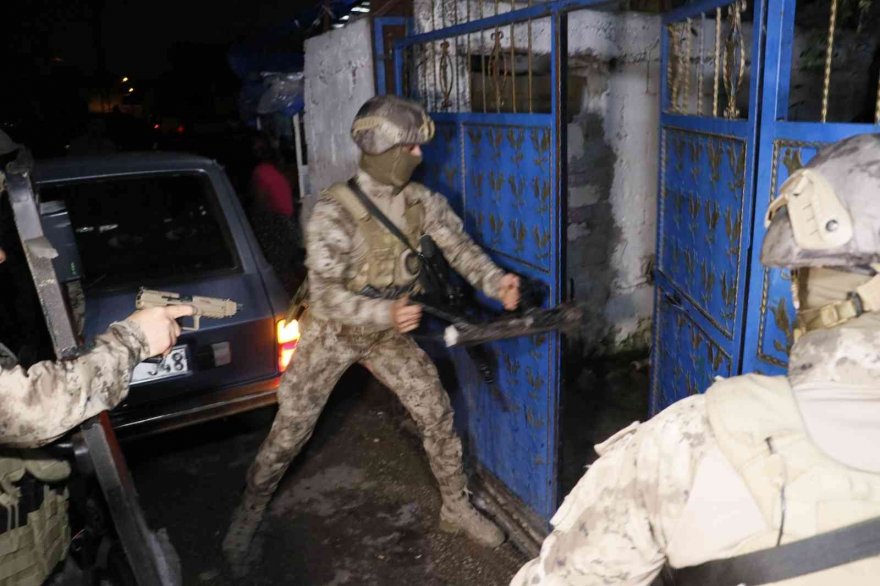 Adana’da “Cono Aşiretine” operasyon: Çok sayıda gözaltı var