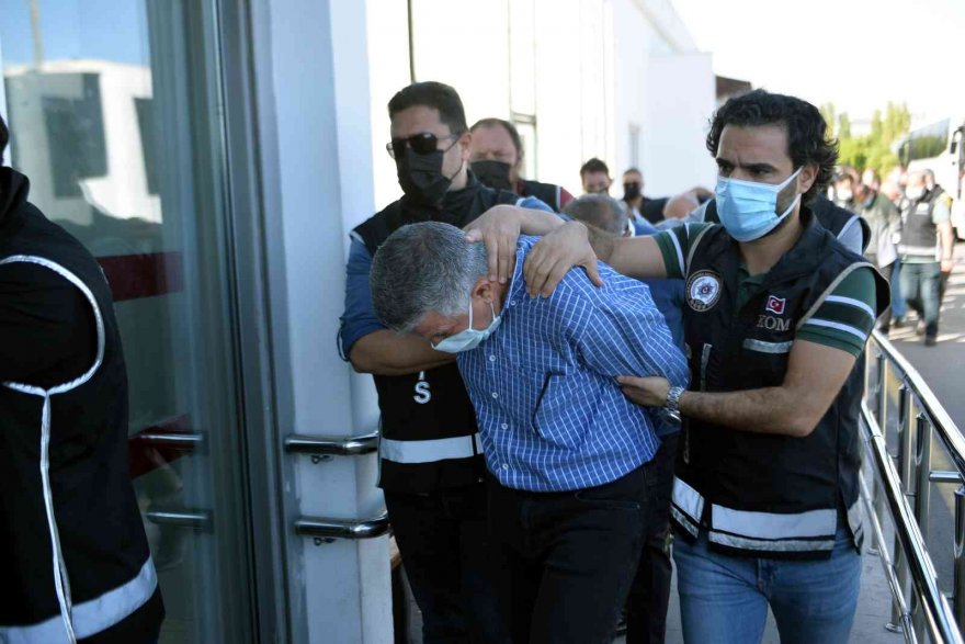 Adana’da İl Milli Eğitim Müdürlüğü ihaleye fesat operasyonunda 87 kişi adliyeye sevk edildi