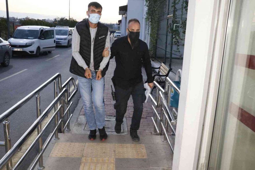 Adana’da 90 firariye şafak operasyonu