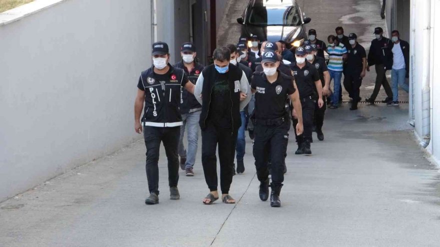 Adana’da torbacılara operasyon: 12 gözaltı