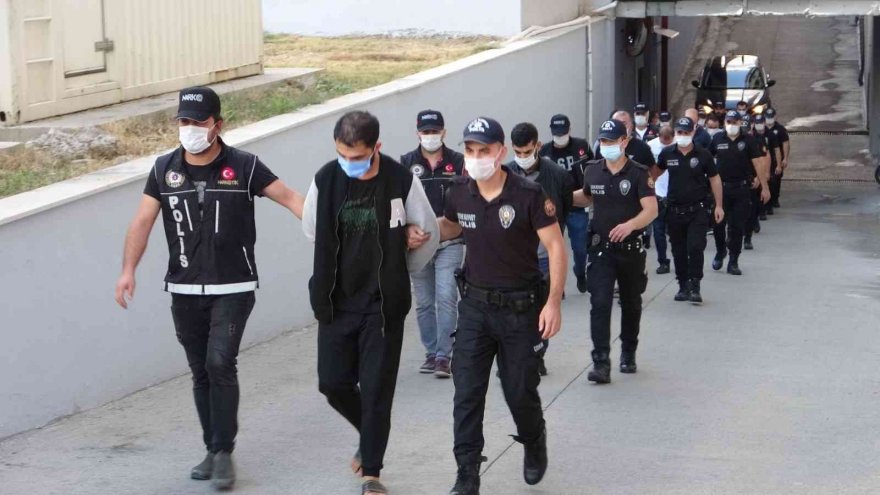 Adana’da torbacılara operasyon: 12 gözaltı