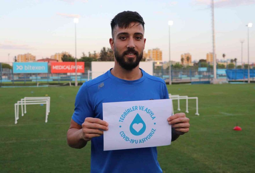 Adana Demirsporlu futbolcular korona virüs aşılamalarına destek verdi