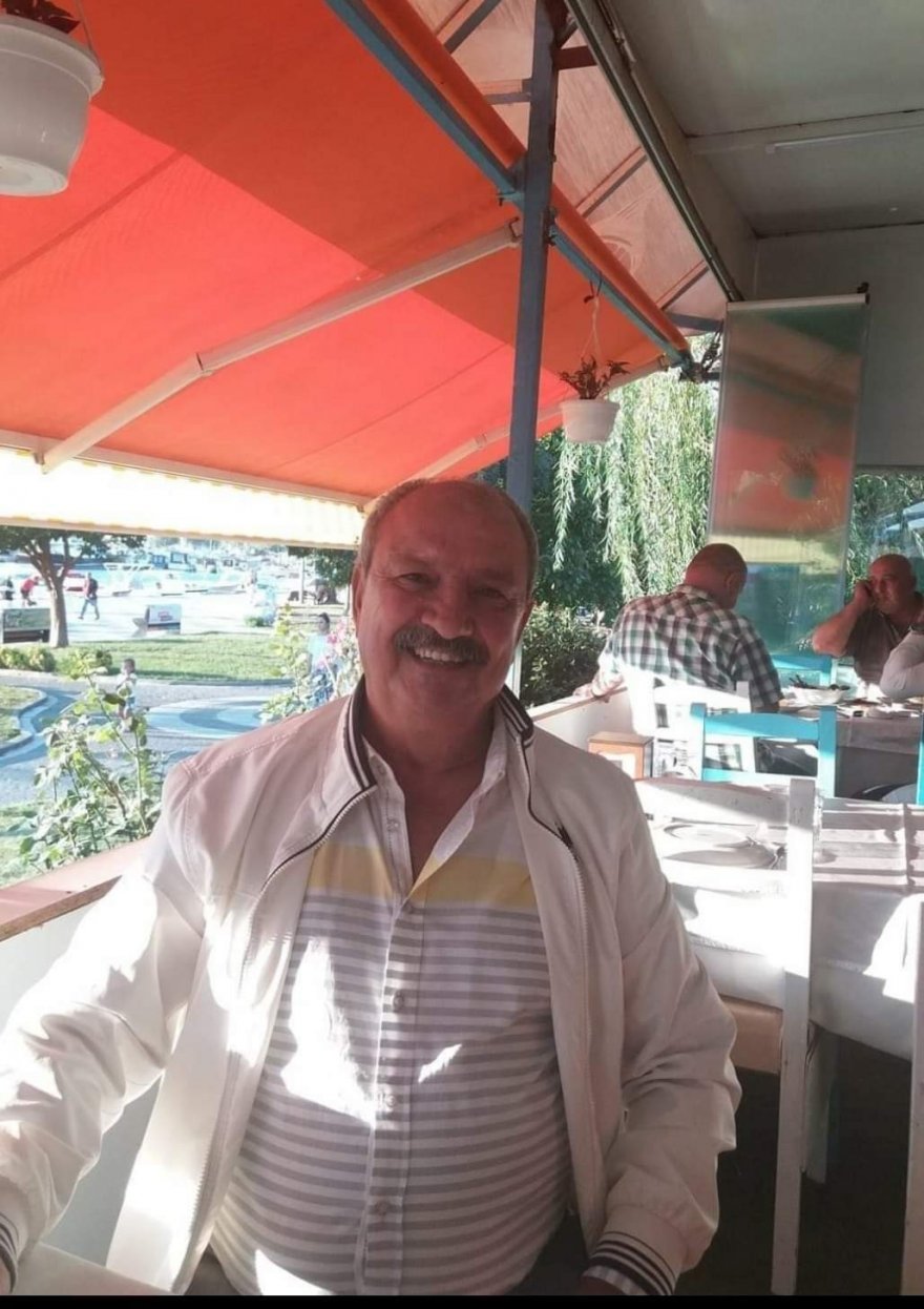 Kocasını bıçakla öldürdü