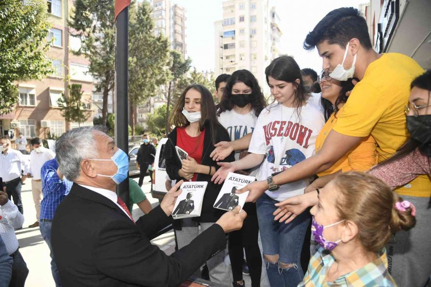 İnce Memed Halk Kütüphanesi açıldı