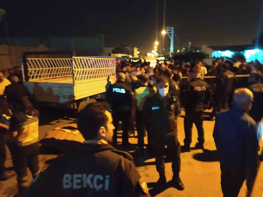 Adana’da motosiklet ile kamyonet çarpıştı: 1 ölü, 1 yaralı