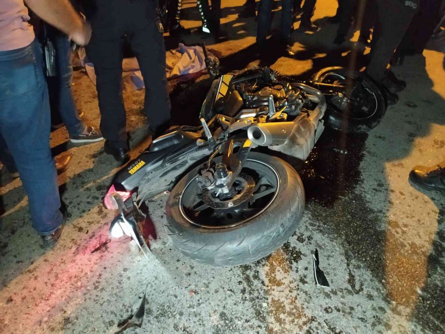 Adana’da motosiklet ile kamyonet çarpıştı: 1 ölü, 1 yaralı