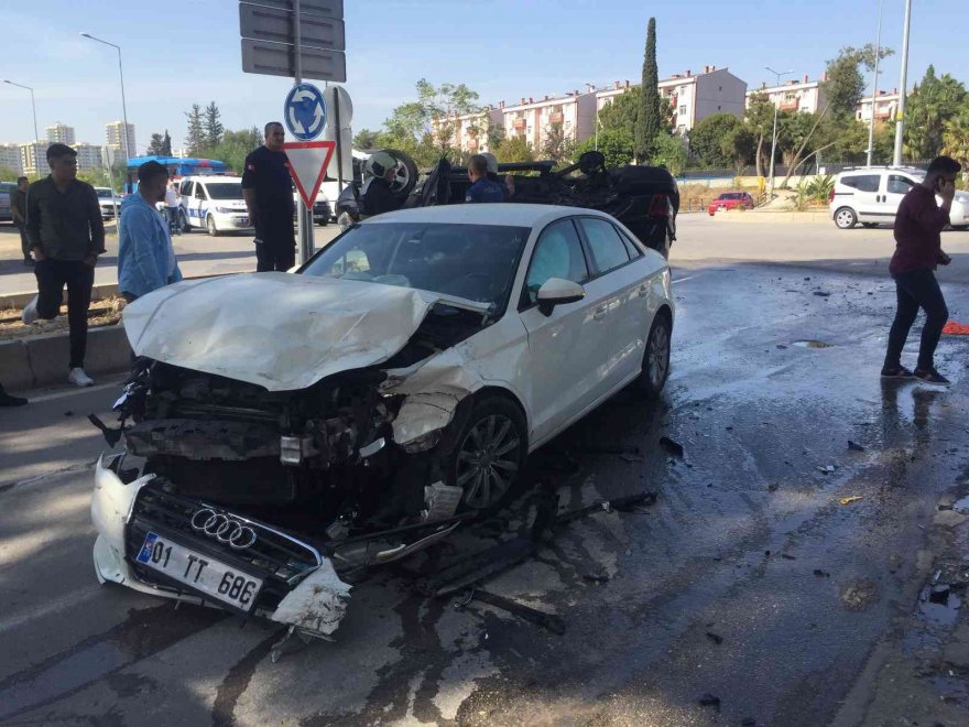 Hurdaya dönen araçtan sağ kurtuldular