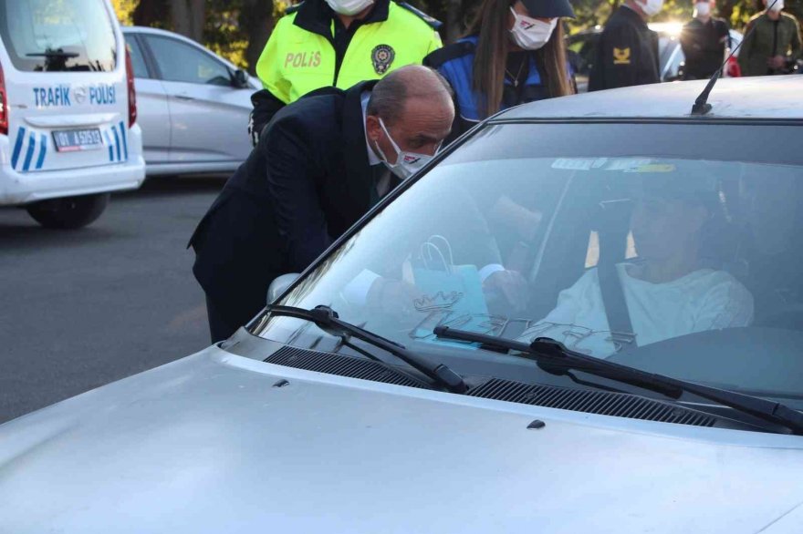 Vali Elban, emniyet kemeri denetimi yaptı