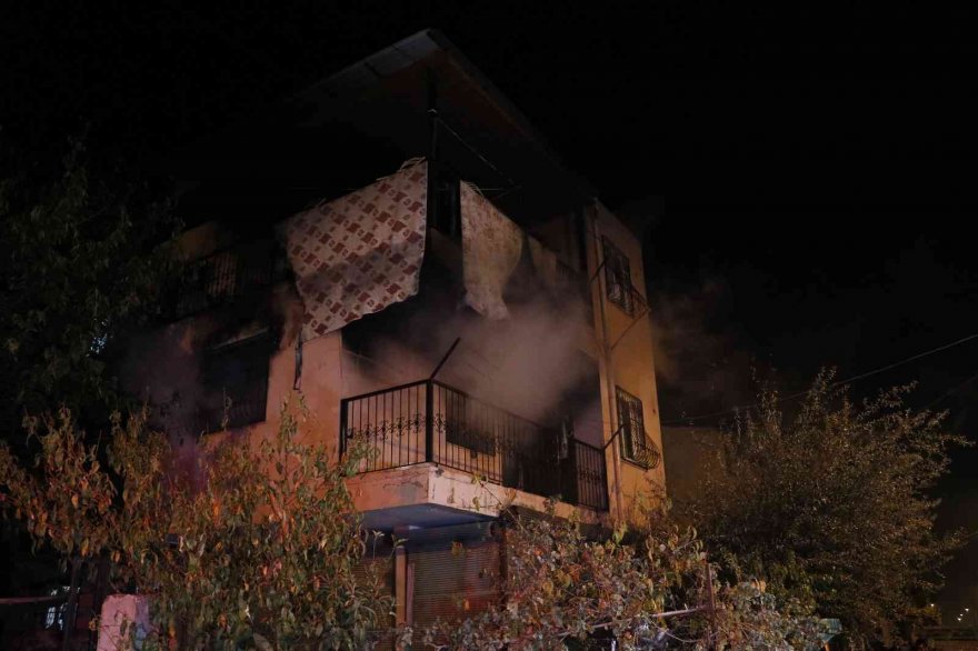 Ev sahibi kirayı isteyince önce tartıştı sonra evi kundakladı