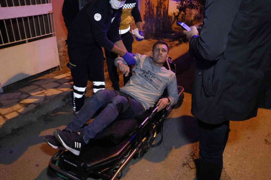 Adana'da yolda yürüyen şahıs, silahlı saldırıya uğradı