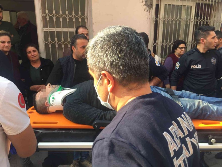 Ölmek isteyen genç yardıma gelen vatandaşın üzerine düşerek kurtuldu