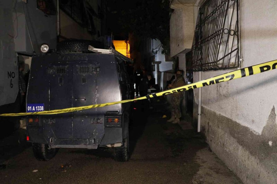 Ayrılan eşlerin aileleri arasında silahlı kavga: 3 yaralı