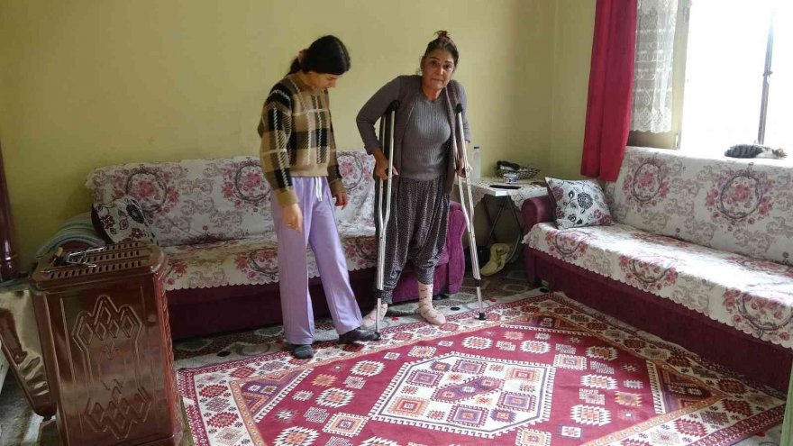 Adana’da hırsızlar engelli kadını koltuk değneği ve soğuğa mahkum etti