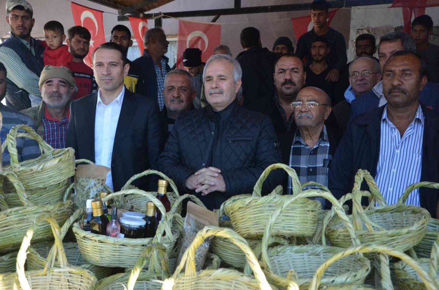 Kozan'da Romanların kamıştan sepetleri ekonomiye kazandırıldı