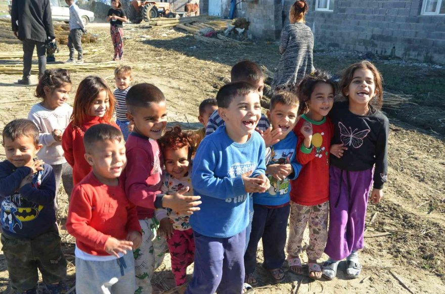 Drone gören çocukların mutluluk görüntüleri