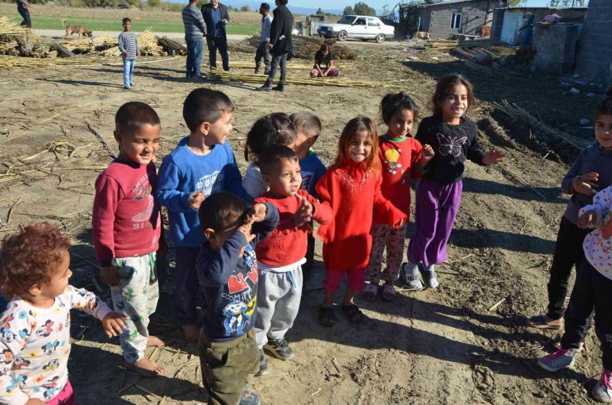 Drone gören çocukların mutluluk görüntüleri