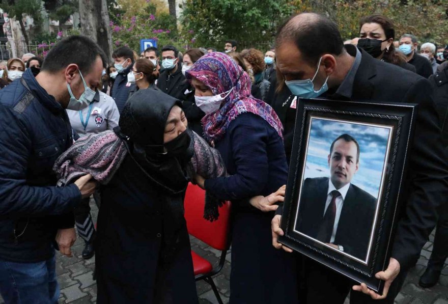 Koronavirüse yenilen veteriner hekime gözyaşları sel oldu