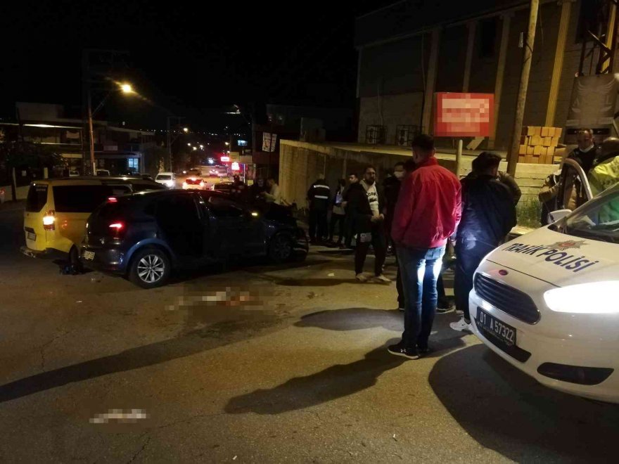 Adana’da otomobil ile ticari taksi çarpıştı: 5 yaralı