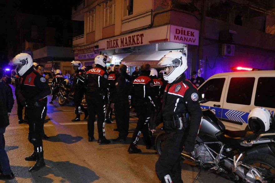 Adana’da kavgaya müdahale eden polis göğsünden bıçaklandı