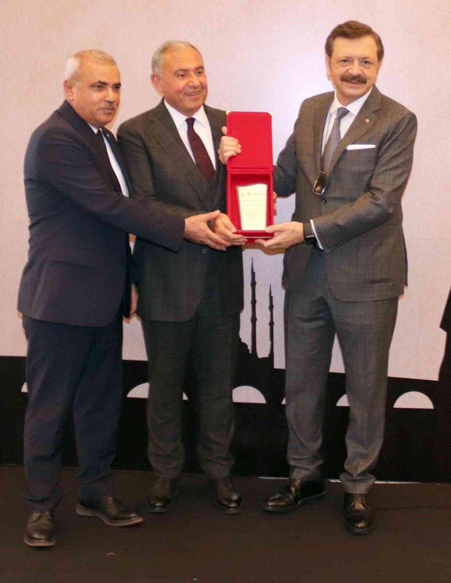 Abdioğulları, Adana’nın kurtuluşunu çifte gururla kutluyor