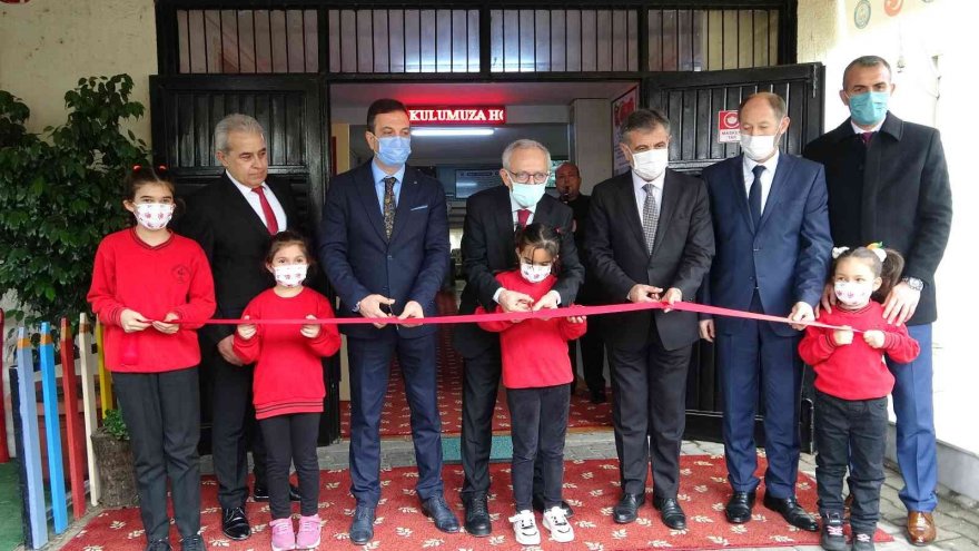 Bilgili Kozan’da kütüphane ve robotik kodlama sınıfı açtı