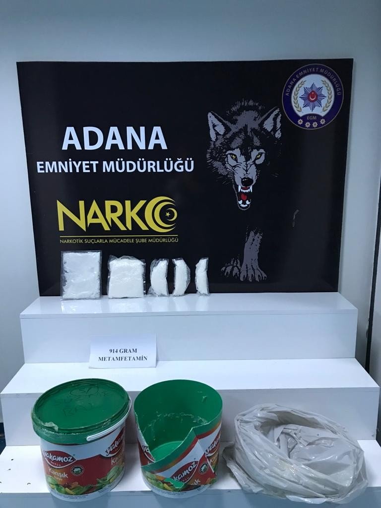 Bal kovasından uyuşturucu çıktı