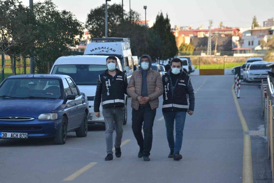 Adana’da 4 milyon 720 bin kaçak makaron ele geçirildi