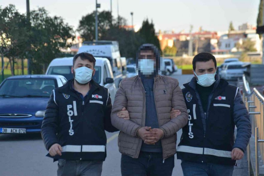 Adana’da 4 milyon 720 bin kaçak makaron ele geçirildi