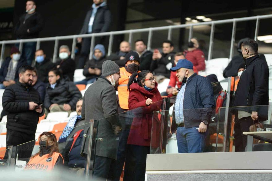 Adana Demirspor’da kadın taraftar sayısı artıyor