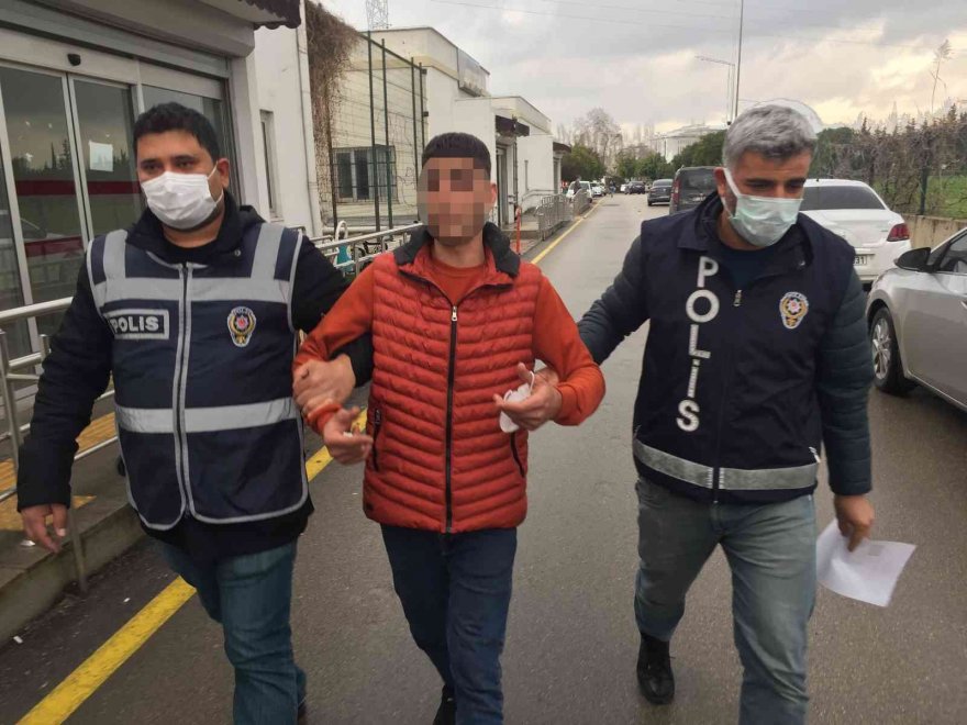 Karısını bıçakladı kadınlardan özür diledi