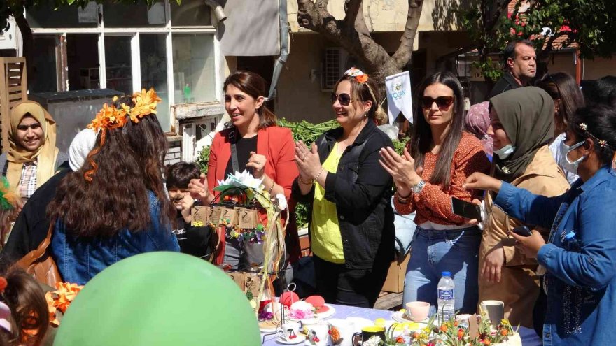 Portakal Çiçeği Karnavalı Kozan’ı coşturdu