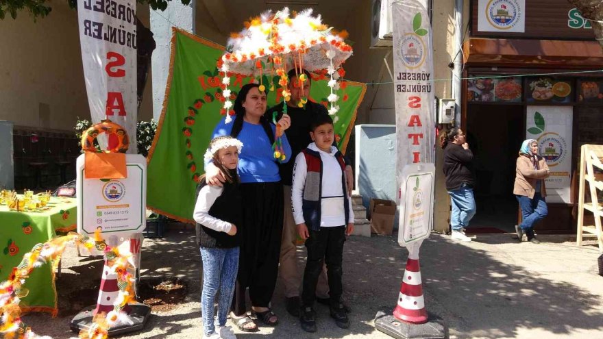 Portakal Çiçeği Karnavalı Kozan’ı coşturdu