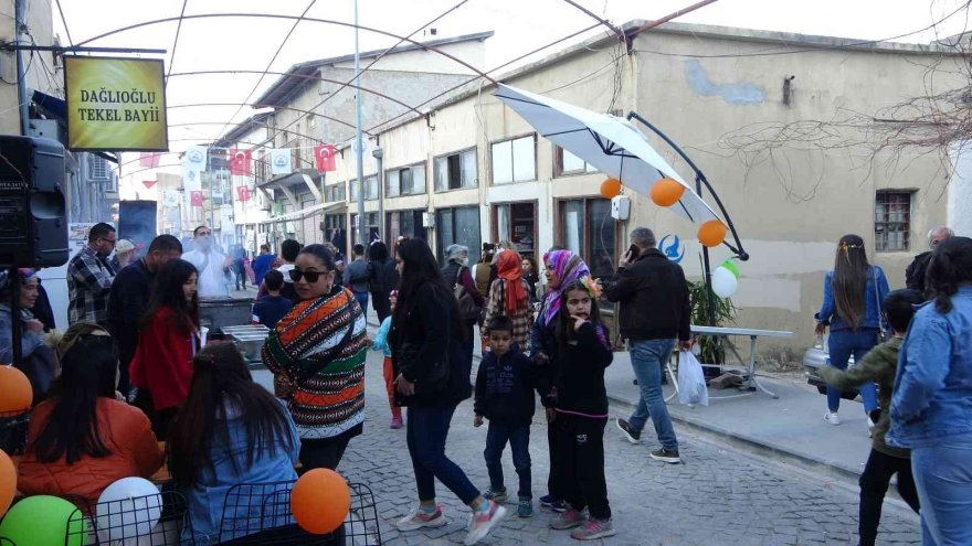 Portakal Çiçeği Karnavalı Kozan’ı coşturdu