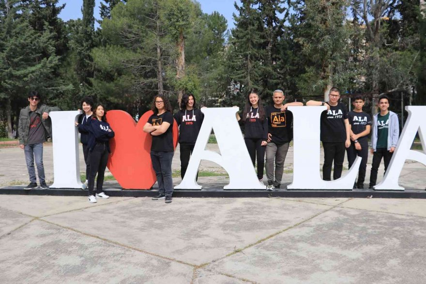 Amerika’dan Şeref Ödülü kazanan Adanalı gençler destek bekliyor