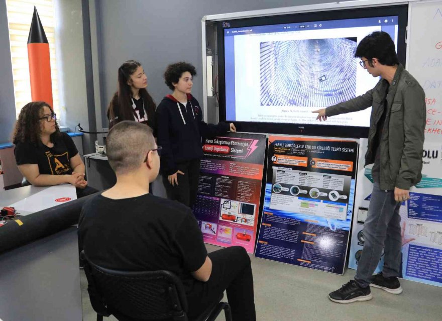 Amerika’dan Şeref Ödülü kazanan Adanalı gençler destek bekliyor