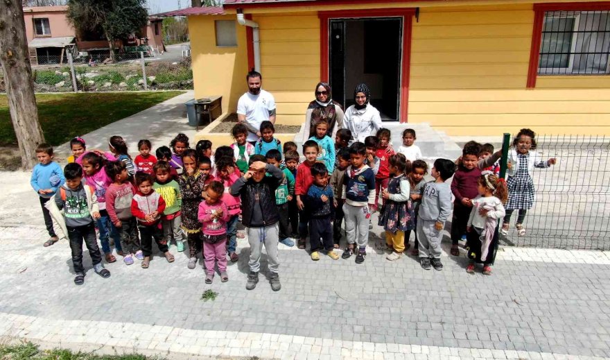 Atıl köy okulunu restore ettirip eğitim yuvası haline getirdi