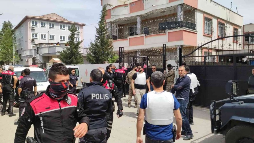 Adana’da polise silahlı saldırı: 1 ağır yaralı