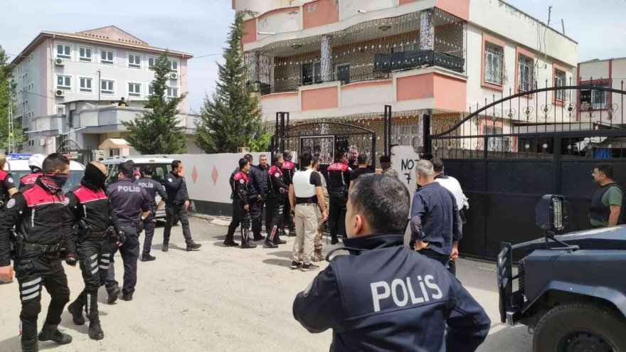 Adana’da polise silahlı saldırı: 1 ağır yaralı