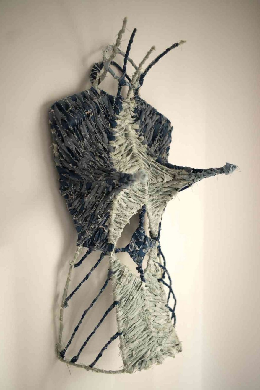 Kot pantolondan "Başka Biçim" sergisi