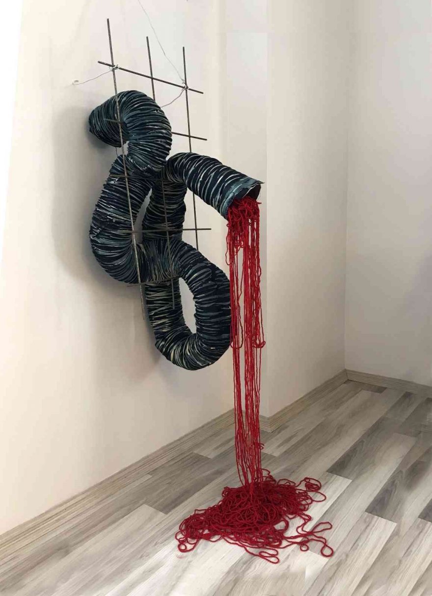 Kot pantolondan "Başka Biçim" sergisi