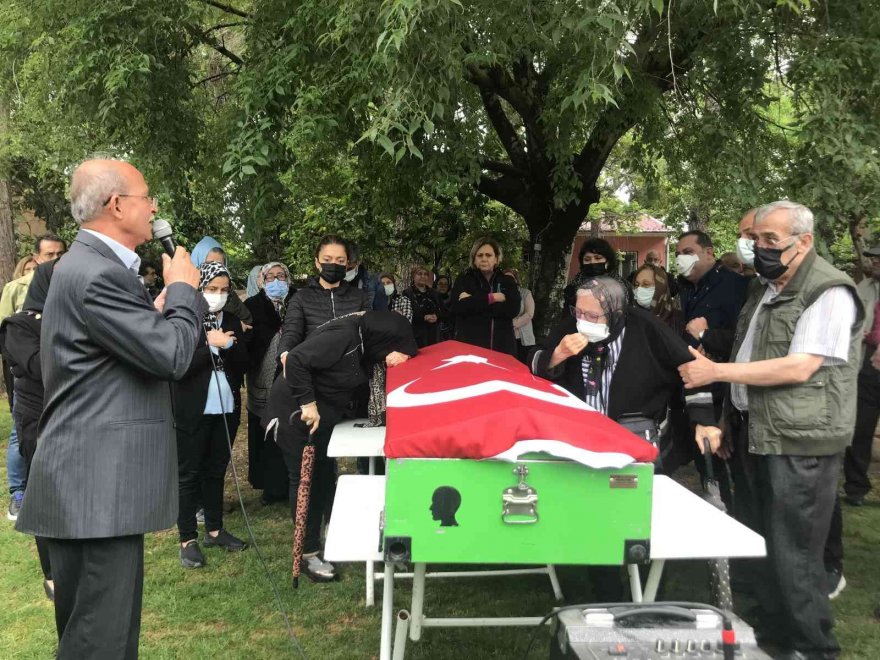 Eski Bakan Bekir Sami Daçe toprağa verildi