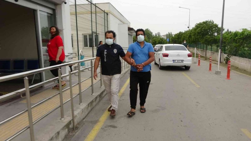 Adana'da zincire vurulduğu iddia edilen kızın annesi adliyeye sevk edildi