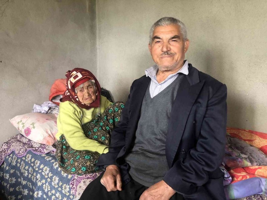 Asırlık Iraz Nine ve şehit annesi Anneler Günü’nde unutulmadı