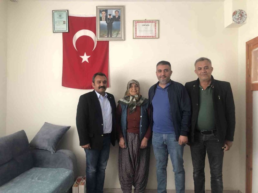 Asırlık Iraz Nine ve şehit annesi Anneler Günü’nde unutulmadı