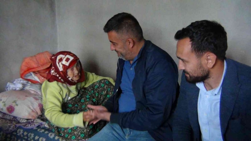 Asırlık Iraz Nine ve şehit annesi Anneler Günü’nde unutulmadı