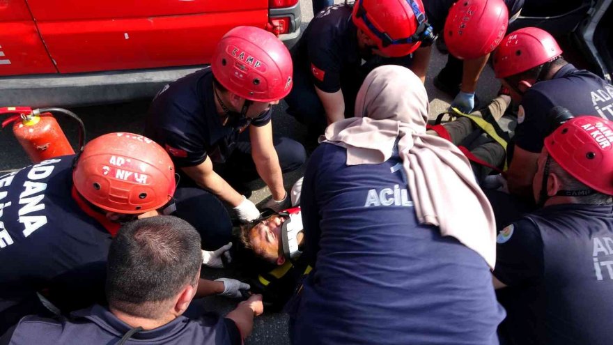 Adana’da trafik kazası tatbikatı gerçeğini aratmadı