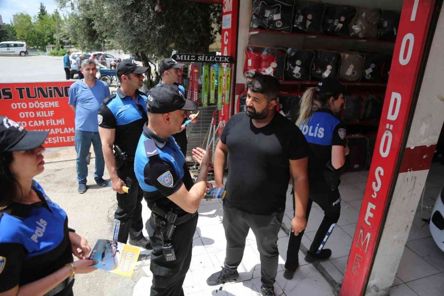 Polis iş yerlerinde boğulma bilgilendirmesi yaptı