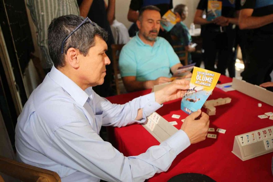 Polis iş yerlerinde boğulma bilgilendirmesi yaptı