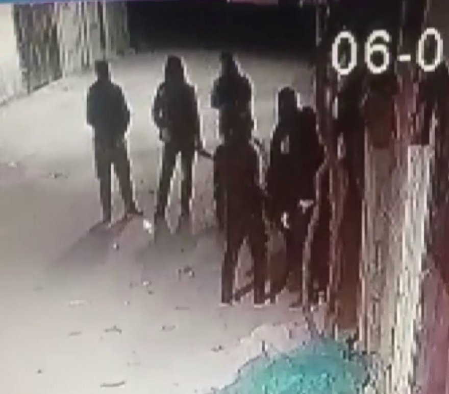 Önce kurşunladılar, sonra benzin döküp evleri yaktılar