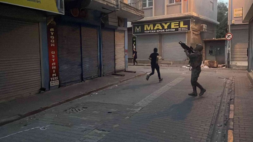 Adana’da organize suç örgütüne operasyon: 35 gözaltı